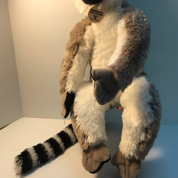 Plush Lemur hanging out - Picture 2 of 8